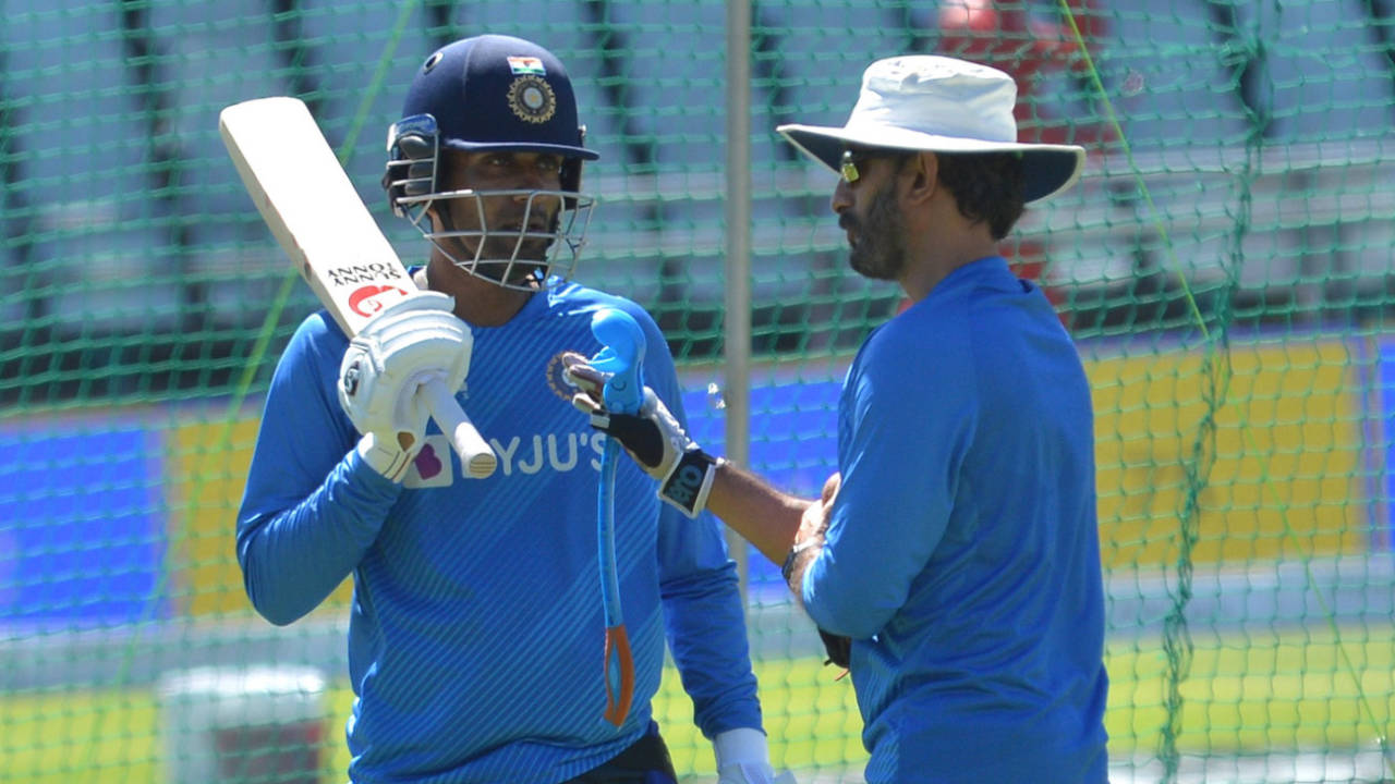 Jayant Yadav chats with Vikram Rathour during a training session, Cape Town, January 10, 2022