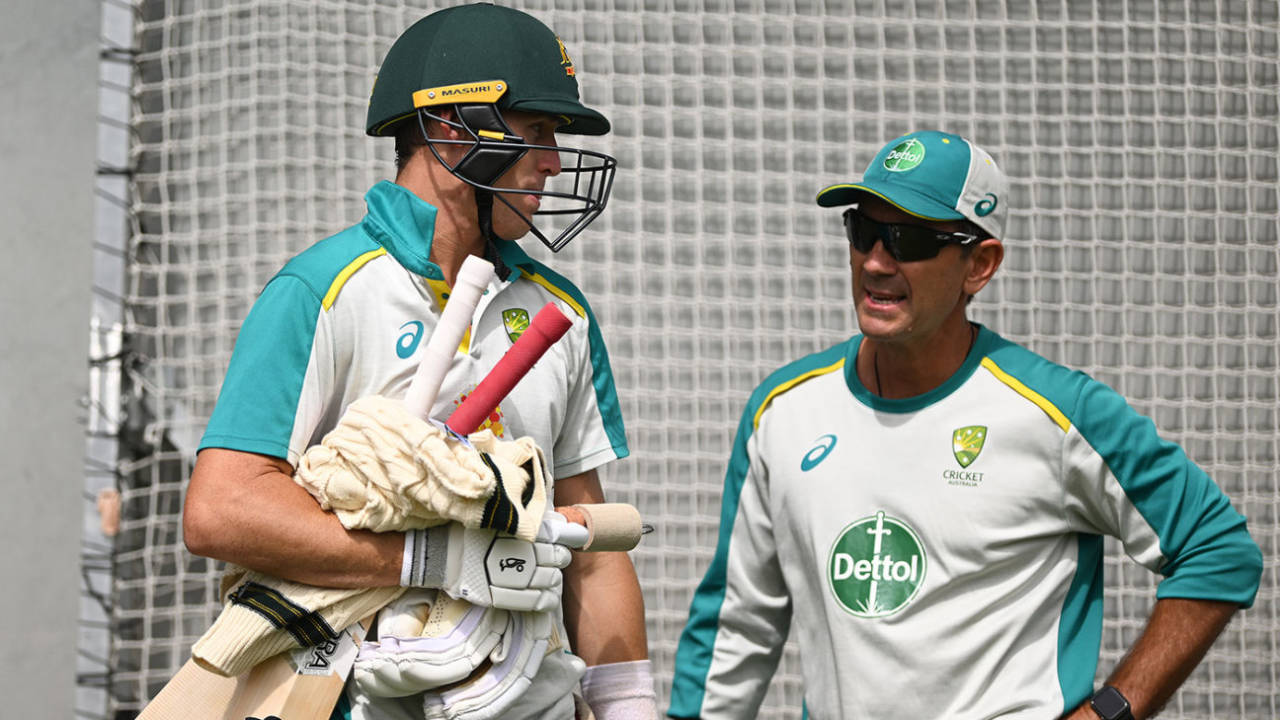 Justin Langer chats with Marnus Labuschagne, Hobart, January 13, 2021