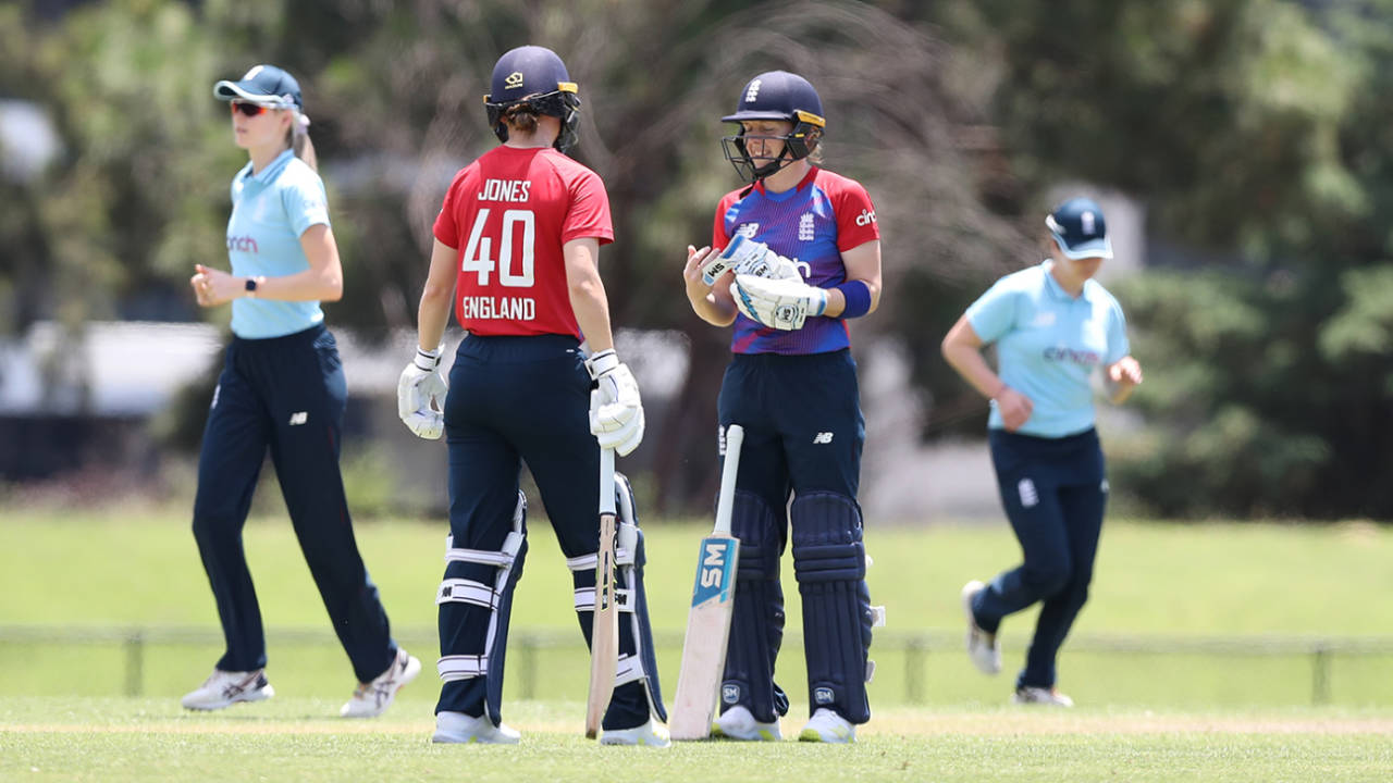 Amy Jones and Heather Knight have a chat in the middle, England vs England A, intra-squad warm-up match, Canberra, January 16, 2022