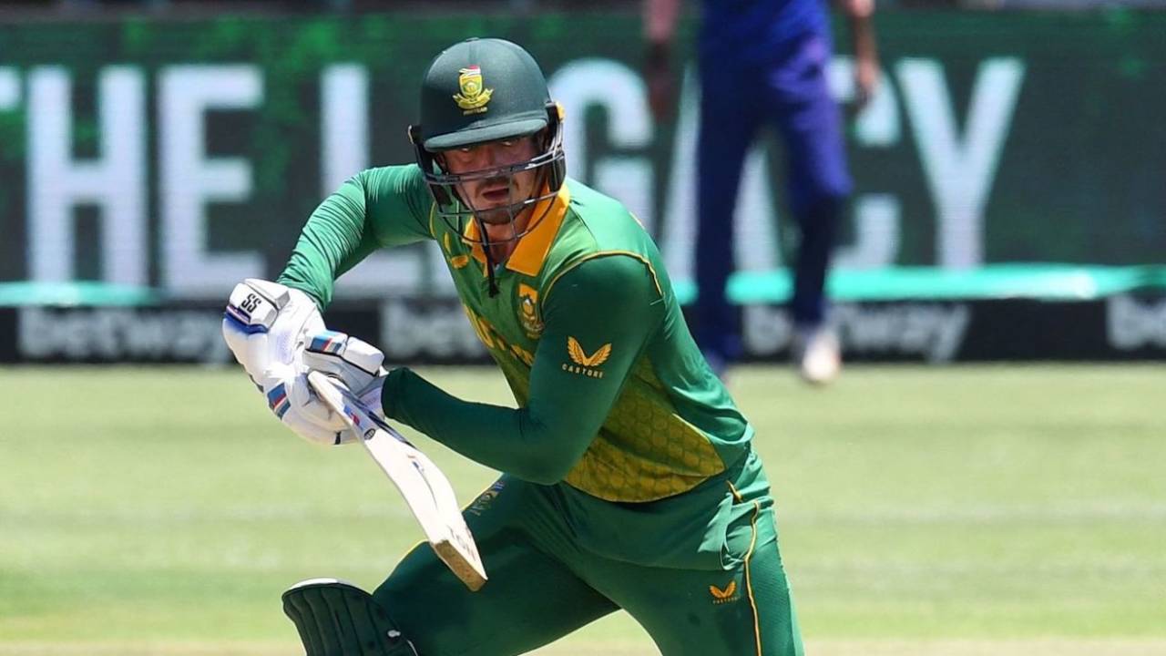 Quinton de Kock taps the ball towards backward point, South Africa vs India, 3rd ODI, Cape Town, January 23, 2022