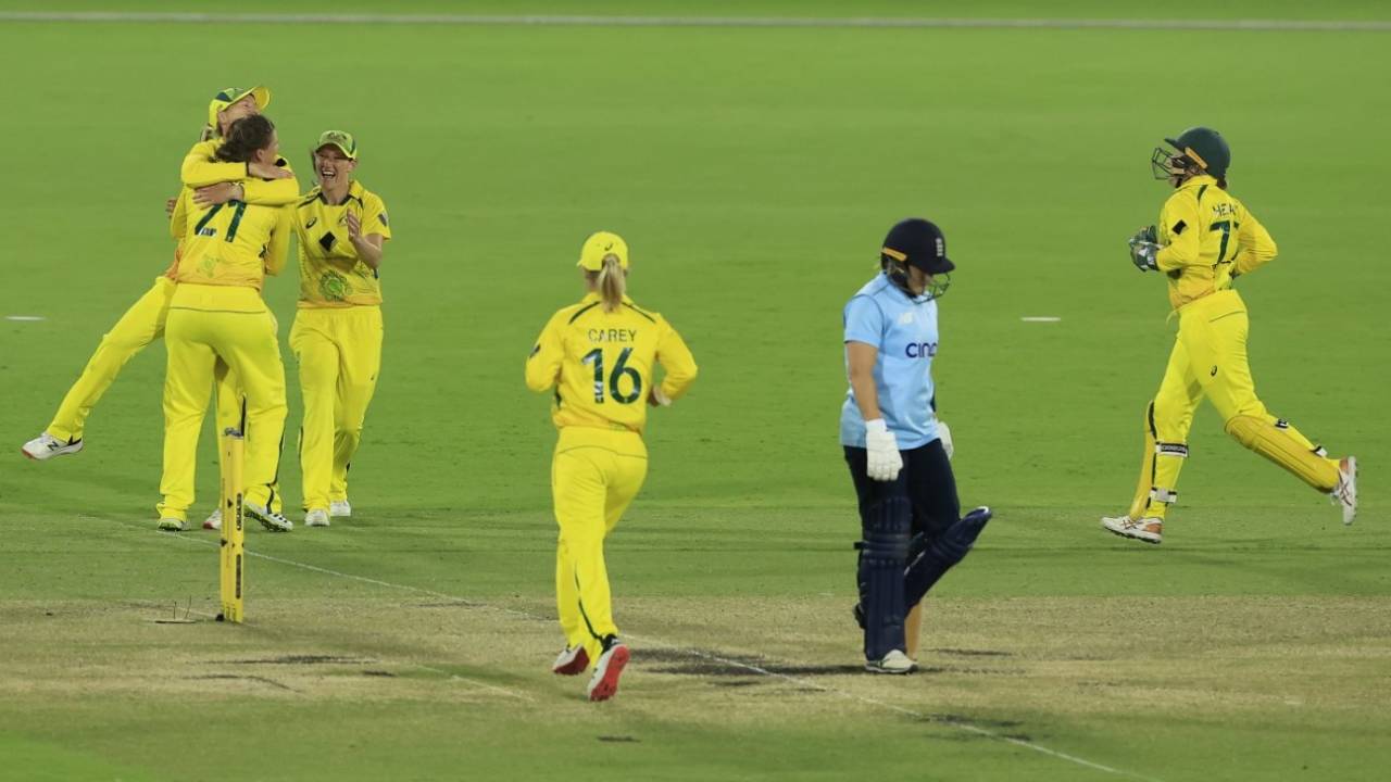 Australia celebrate retaining the women's Ashes, Australia vs England, 1st ODI, Women's Ashes, Canberra, February 3, 2022