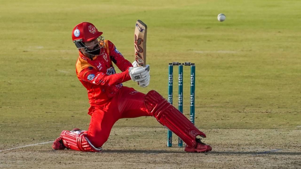 Shadab Khan's four wickets and a half-century couldn't fetch a win for Islamabad United&nbsp;&nbsp;&bull;&nbsp;&nbsp;Pakistan Super League