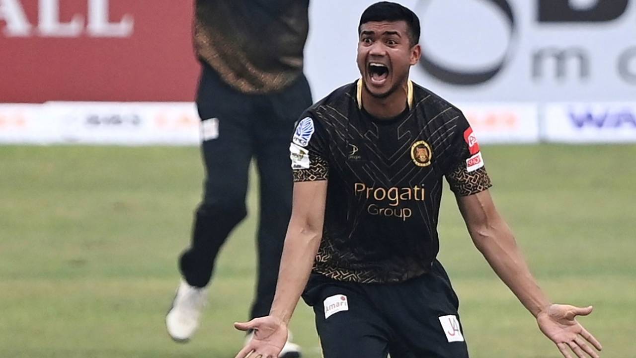 Taskin Ahmed appeals, Comilla Victorians vs Sylhet Sunrisers, BPL 2022, Mirpur, January 22, 2022