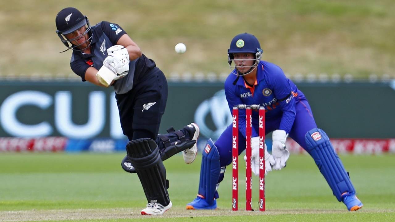 Suzie Bates comes on the front foot to whip the ball legside as keeper Richa Ghosh looks on, New Zealand women vs India women, Only T20I, Queenstown, February 9, 2022