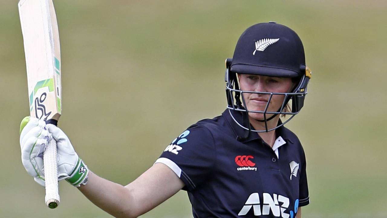 Amy Satterthwaite helped the White Ferns recover from a top-order wobble, New Zealand vs India, 3rd Women's ODI, Queenstown, February 18, 2022