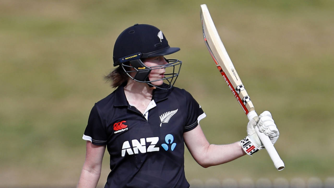 Lauren Down took New Zealand home with an unbeaten 52-ball 64&nbsp;&nbsp;&bull;&nbsp;&nbsp;Getty Images