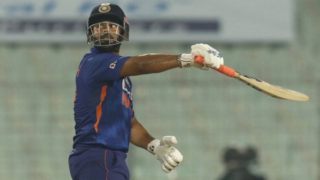 Rishabh Pant hits a one-handed six, India vs West Indies, 2nd T20I, Kolkata, February 18, 2022