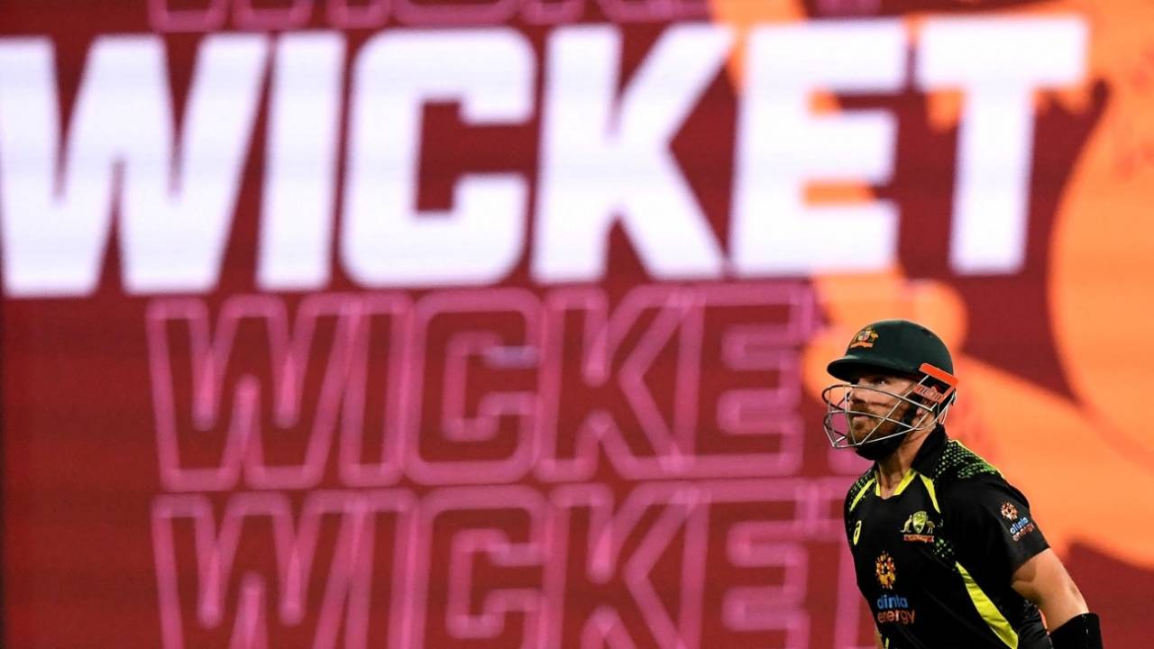 Aaron Finch walks back, Australia vs Sri Lanka, 4th T20I, Melbourne, February 18, 2022