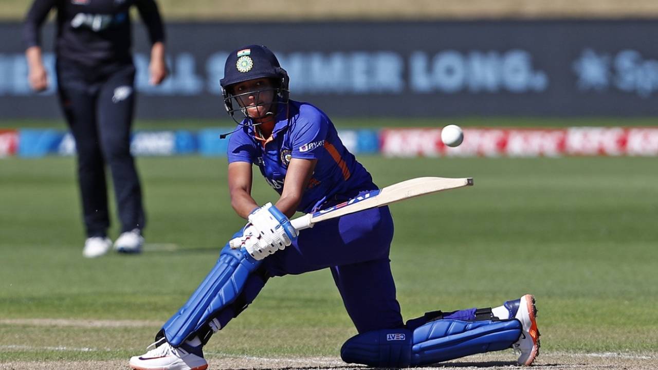 Harmanpreet Kaur has been under a bit of pressure to retain her spot in the XI, New Zealand vs India, 5th women's ODI, Queenstown, February 24, 2022