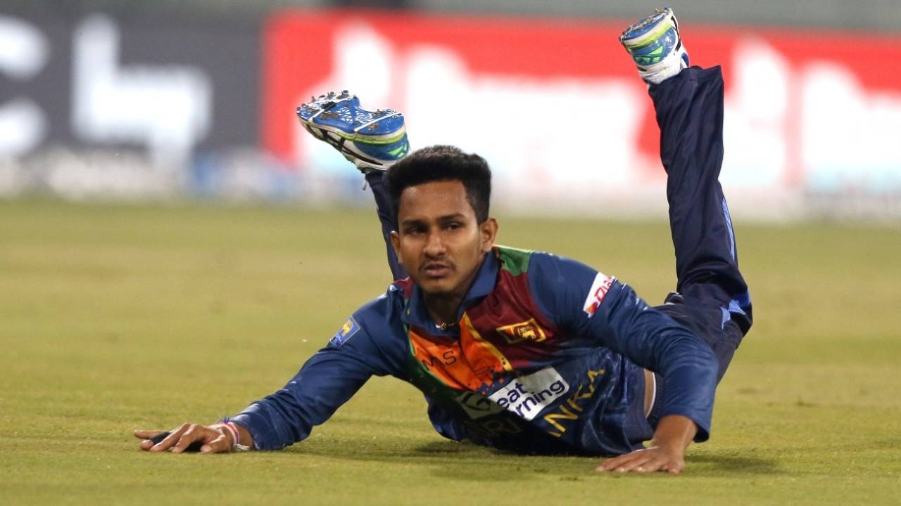 Praveen Jayawickrama fails to take a catch, 1st T20I, Lucknow, February 24, 2022