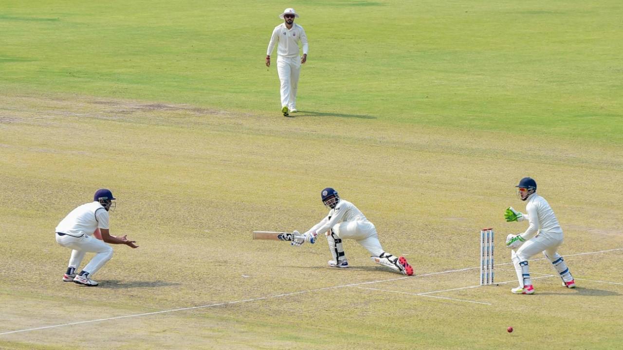 Nazim Siddiqui sweeps on his way to 52, Delhi vs Jharkhand, 1st day, Ranji Trophy 2021-22, Guwahati, February 24, 2022