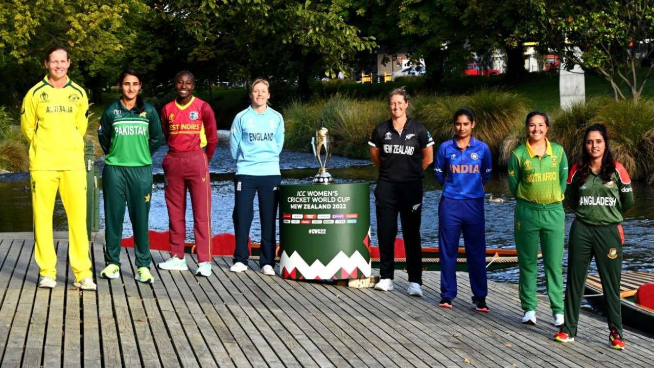 World Cup captains Meg Lanning, Bismah Maroof, Stafanie Taylor, Heather Knight, Sophie Devine, Mithali Raj, Sune Luus and Nigar Sultana pose with the trophy, Women's ODI World Cup 2022, Christchurch, February 25, 2022