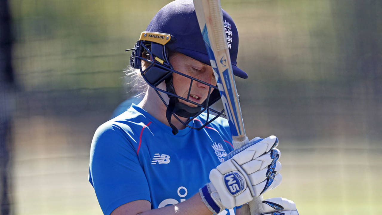 Heather Knight hits the nets in Queenstown, England women training, World Cup, February 23, 2022