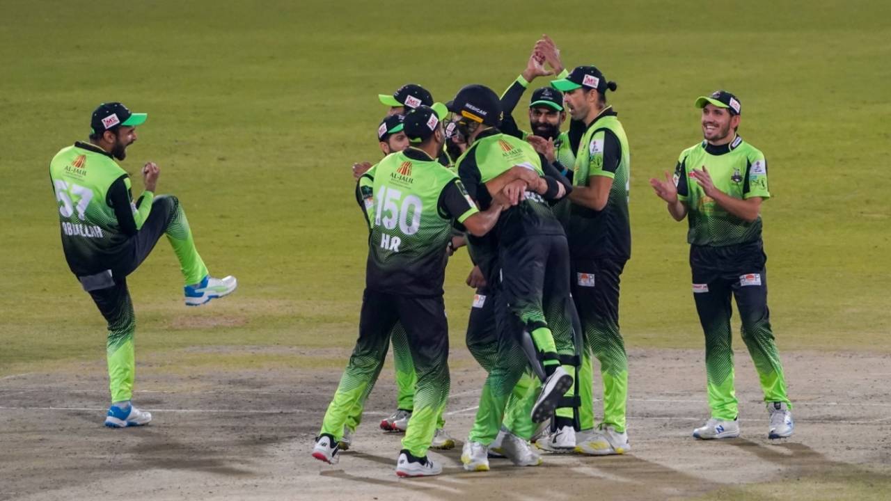 The Lahore Qalandars players celebrate a wicket, Lahore Qalandars vs Islamabad United, PSL 2022, Eliminator 2, Lahore, February 25, 2022