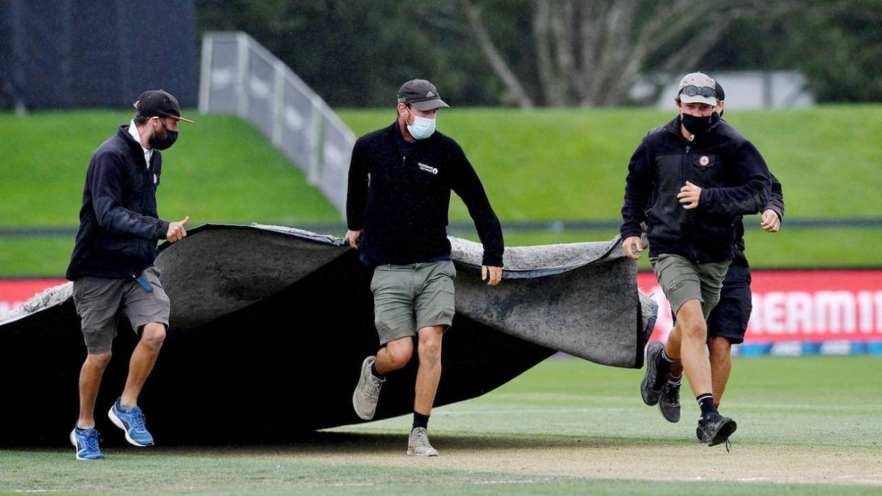 Rain interrupted the second session for a short while, New Zealand vs South Africa, 2nd Test, Christchurch, 2nd day, February 26, 2022
