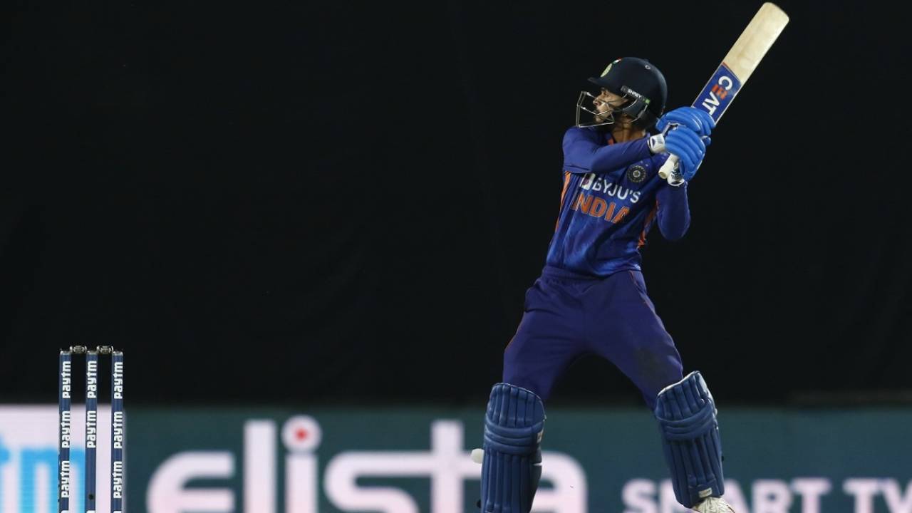 Shreyas Iyer makes room and plays the upper cut, India vs Sri Lanka, 3rd T20I, Dharamsala, February 27, 2022