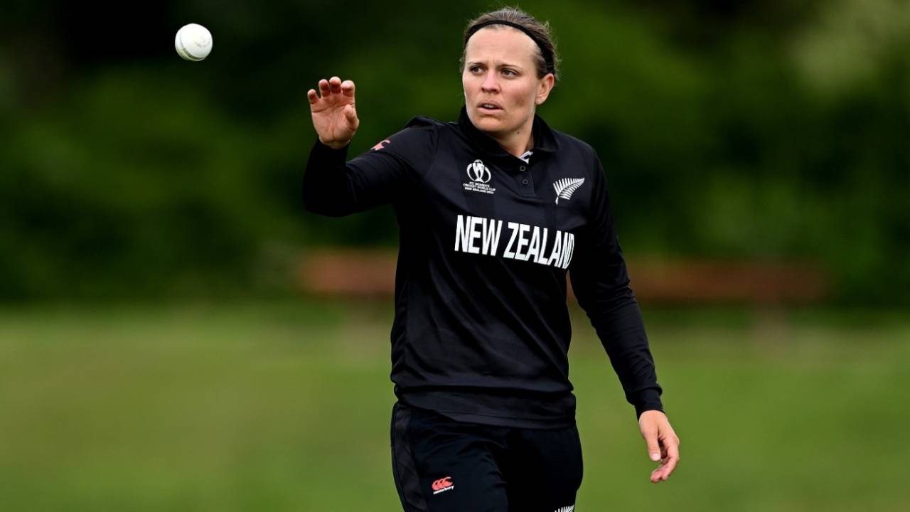 Meg Lanning goes over the top, New Zealand women vs Australia women , Women's RODI World Cup warm-up, Lincoln, March 1, 2022
