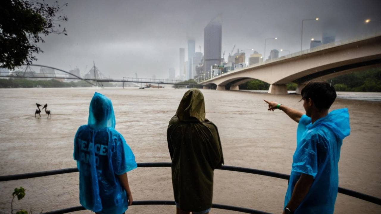 Floods in Brisbane set to delay Sheffield Shield clash&nbsp;&nbsp;&bull;&nbsp;&nbsp;Getty Images