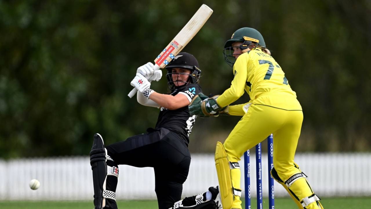 Amelia Kerr sweeps one behind, New Zealand Women vs Australia Women, Women's World Cup 2022 Warm-up, Lincoln, March 1, 2022