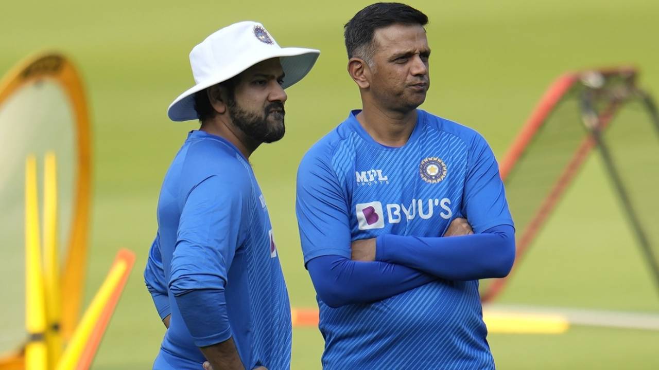 Rohit Sharma and Rahul Dravid during a training session, Bengaluru, March 10, 2022