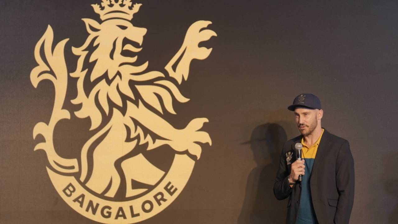 Royal Challengers Bangalore outbid Chennai Super Kings to bag Faf du Plessis at the auction&nbsp;&nbsp;&bull;&nbsp;&nbsp;RCB