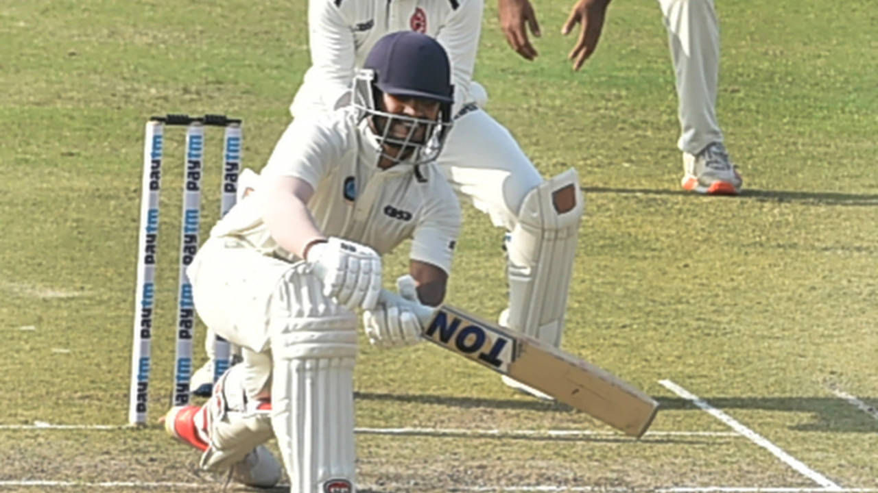Virat Singh gets down to sweep, Jharkhand vs Nagaland, Ranji Trophy 2021-22, Pre-quarter-final, Kolkata, 1st day, March 12, 2022