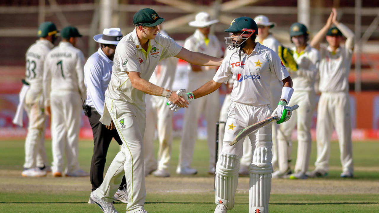 Cameron Green congratulates Babar Azam after his 196, Pakistan vs Australia, 2nd Test, Karachi, March 16, 2022