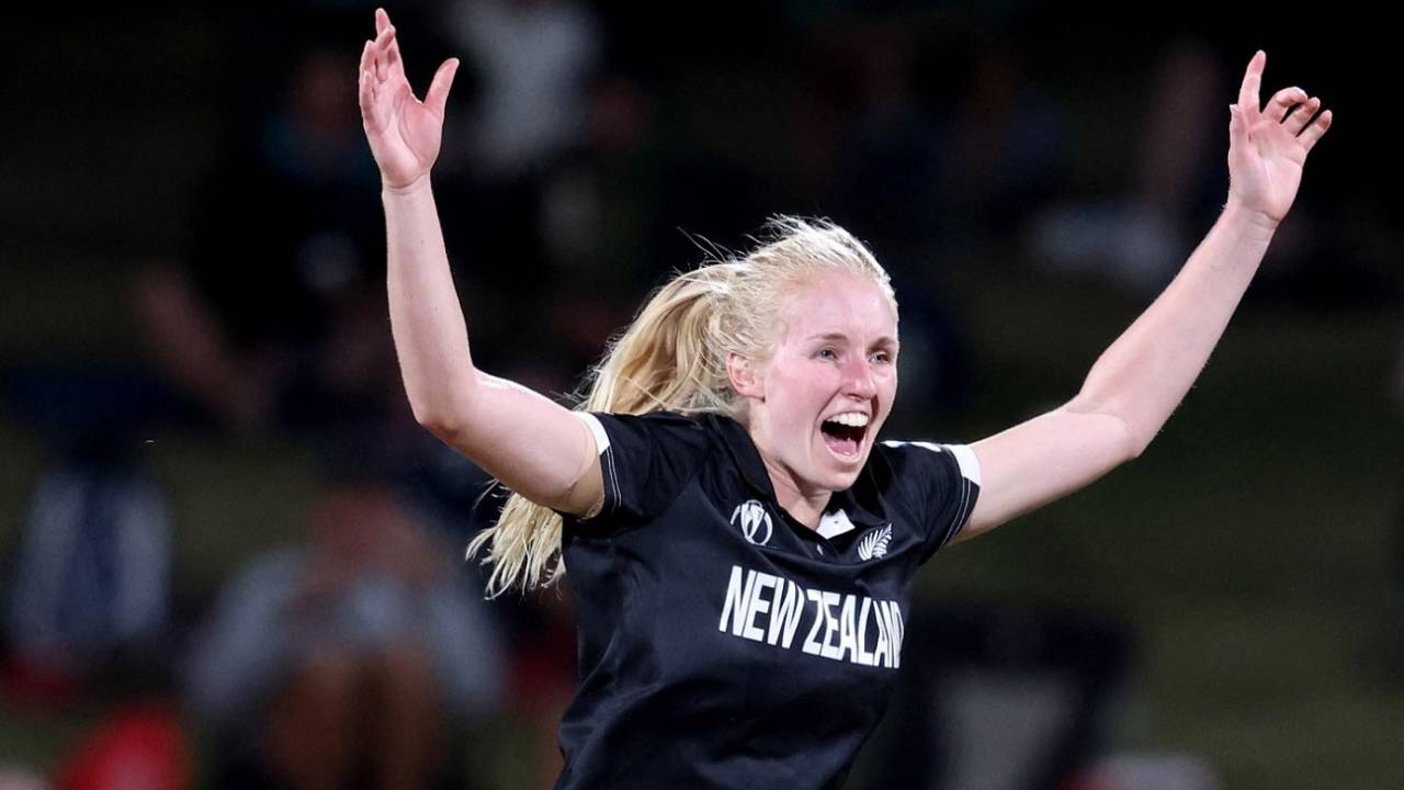 Hannah Rowe dismissed Sune Luus at a crucial time in the chase, New Zealand vs South Africa, Women's World Cup 2022, Hamilton, March 17, 2022