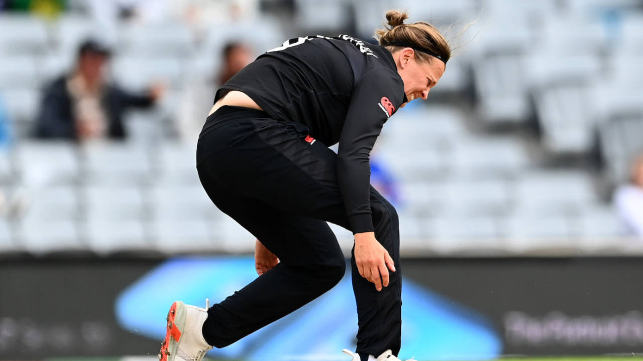 Lea Tahuhu hurt her left hamstring, New Zealand vs England, Women's World Cup 2022, Auckland, March 20, 2022