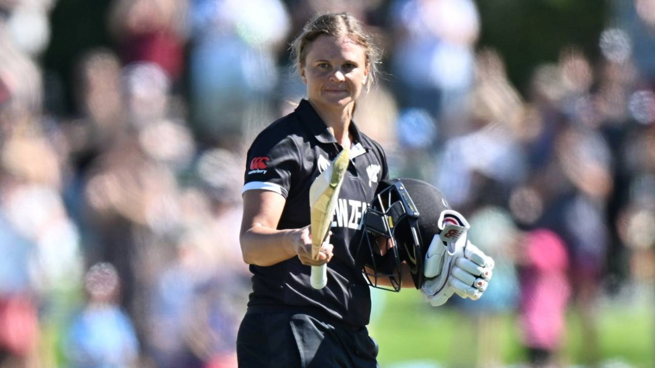 Suzie Bates celebrates her 12th ODI hundred&nbsp;&nbsp;&bull;&nbsp;&nbsp;ICC via Getty Images