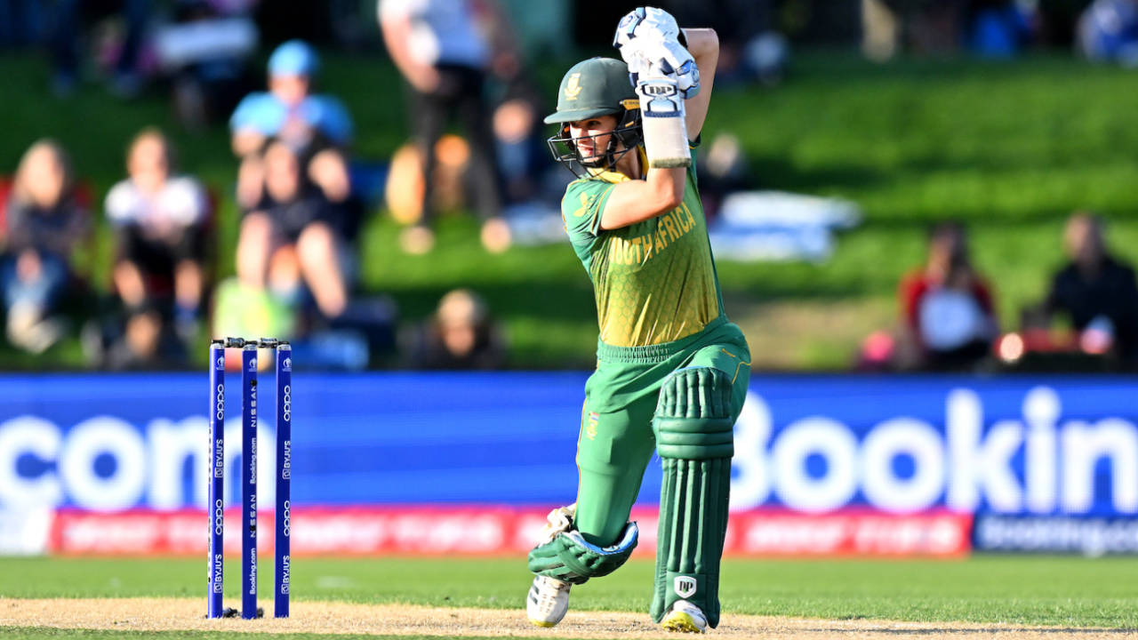 Laura Wolvaardt goes through her trademark cover drive, India vs South Africa, Women's World Cup 2022, Christchurch, March 27, 2022