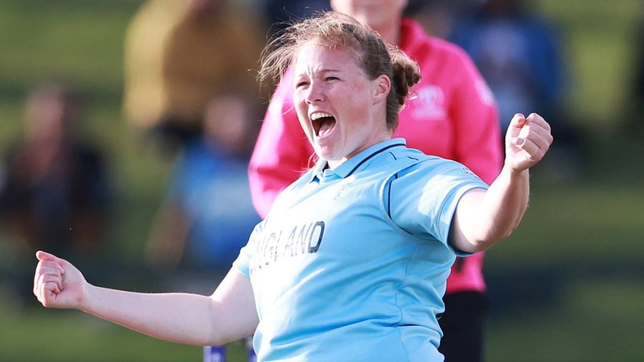 Anya Shrubsole is elated after dismissing Laura Wolvaardt for a duck, South Africa vs England, Women's World Cup 2022, 2nd semi-final, March 31, 2022