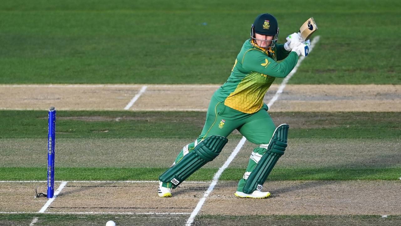 Lizelle Lee hits one through the off side, South Africa vs England, Women's World Cup 2022, 2nd semi-final, March 31, 2022
