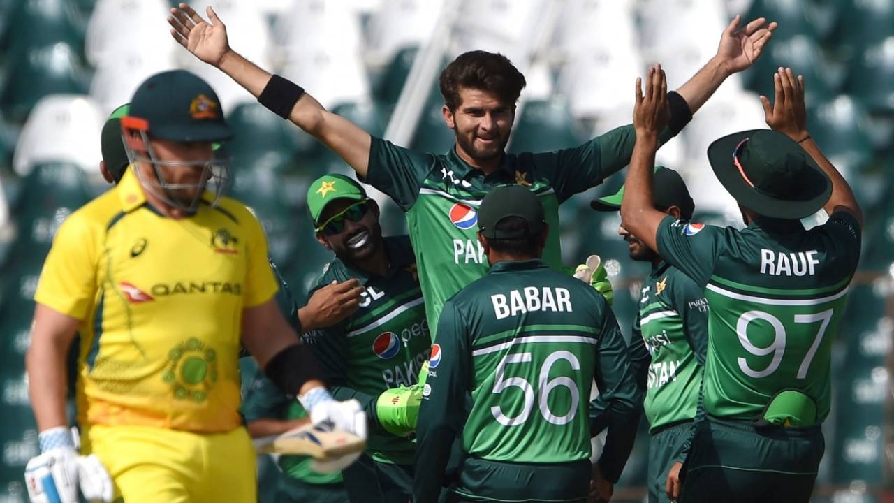 Shaheen Shah Afridi celebrates an early breakthrough, Pakistan vs Australia, 2nd ODI, Lahore, March 31, 2022