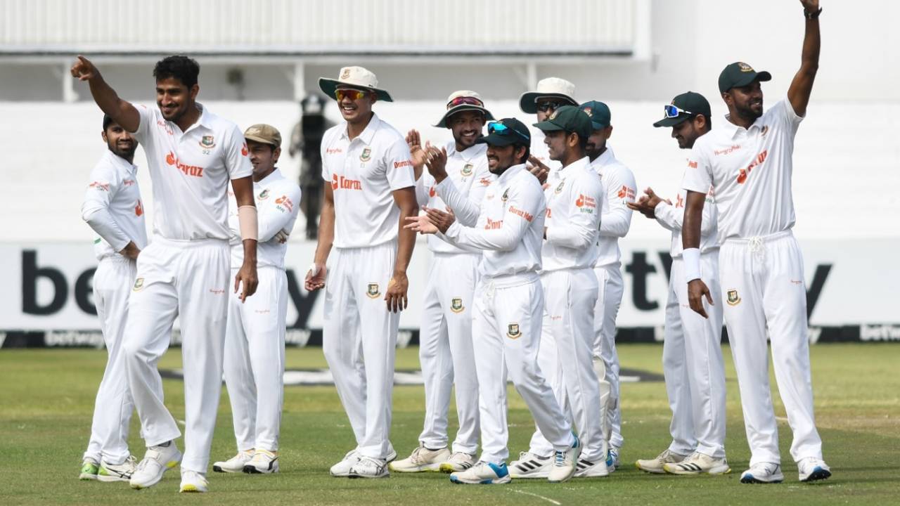 Khaled Ahmed celebrates a wicket with team-mates, South Africa vs Bangladesh, 1st Test, Durban, April 1, 2022 