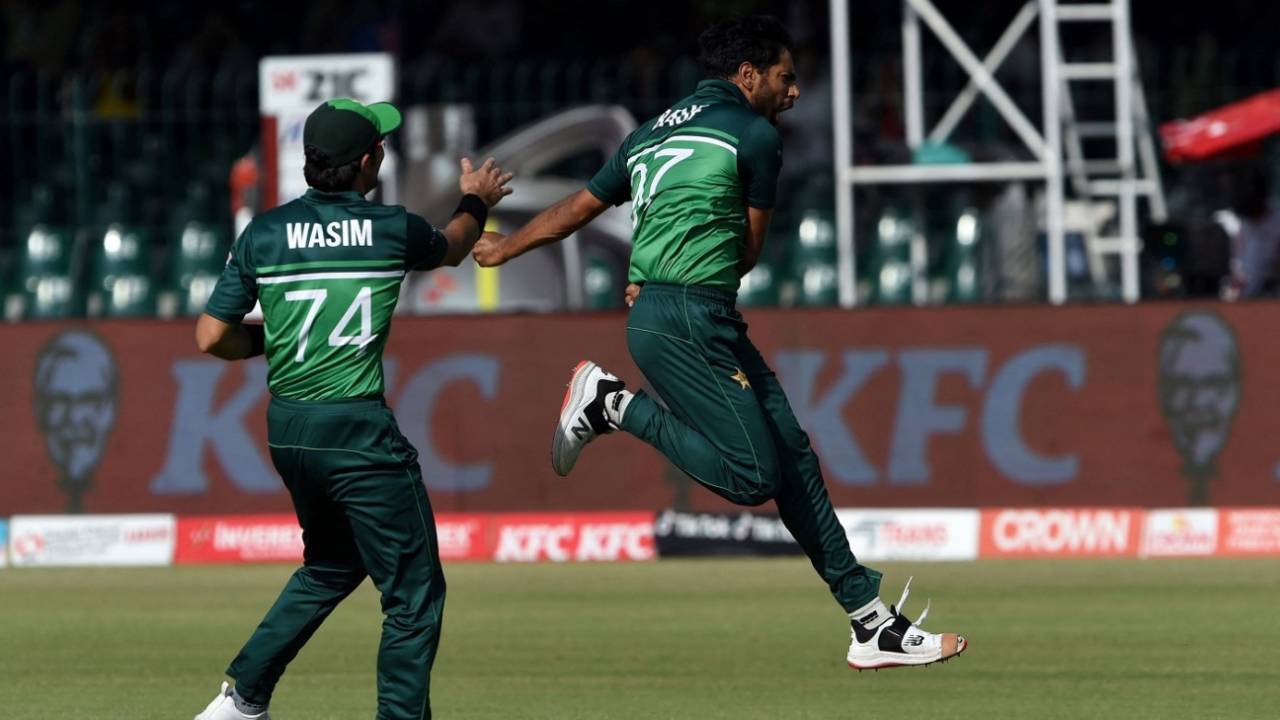 Haris Rauf celebrates after setting up and dismissing Aaron Finch, Pakistan vs Australia, 3rd ODI, Lahore, April 2, 2022