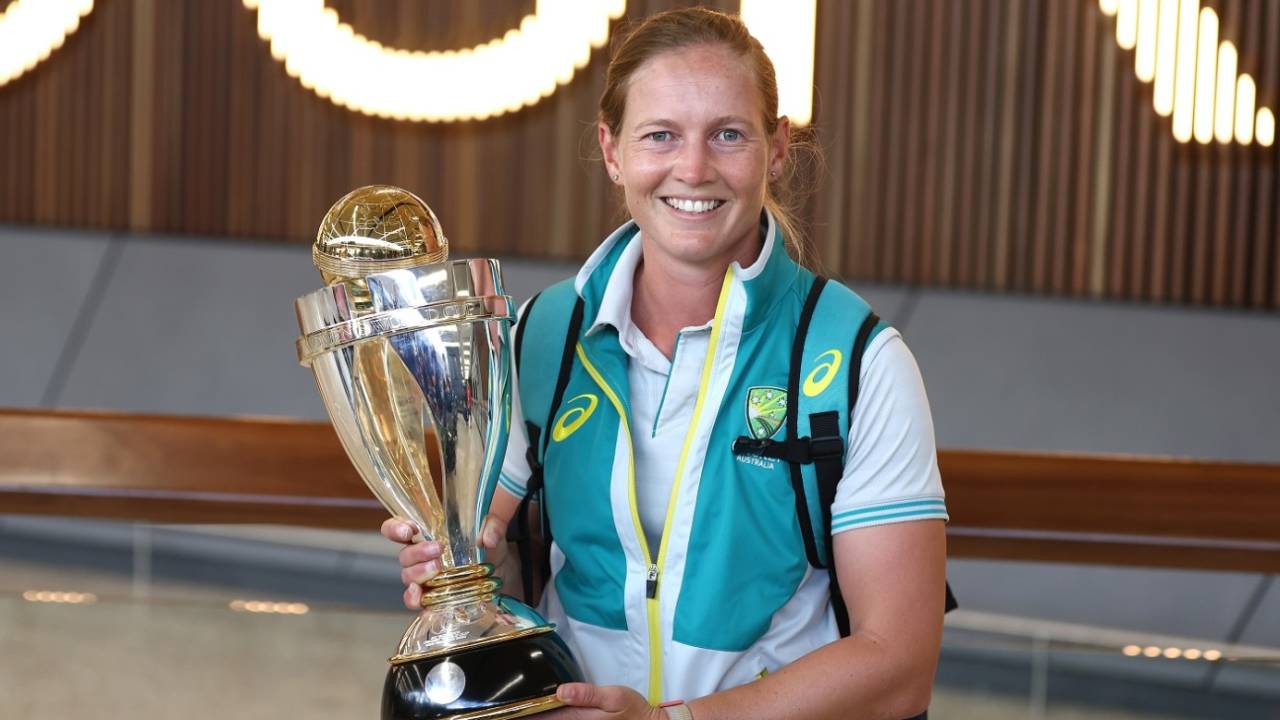 Meg Lanning poses with the World Cup trophy in Melbourne, Women's World Cup 2022, April 5, 2022