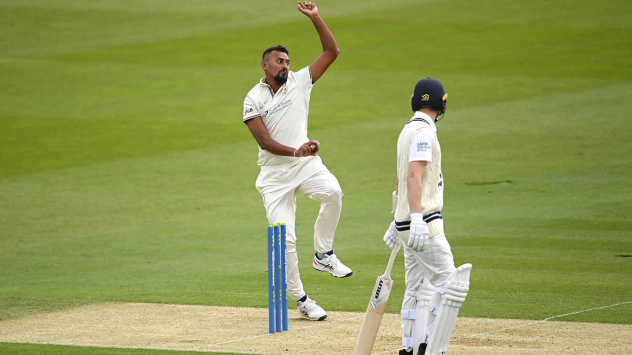 Suranga Lakmal struck early on his Derbyshire debut, Middlesex vs Derbyshire, LV= Insurance Championship, Division Two, Lord's, April 7, 2022