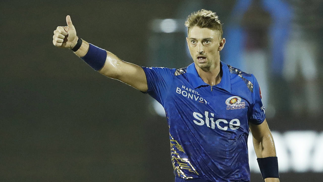 Daniel Sams successfully defended eight in the last over, Gujarat Titans vs Mumbai Indians, IPL 2022, Brabourne Stadium, Mumbai, May 6, 2022