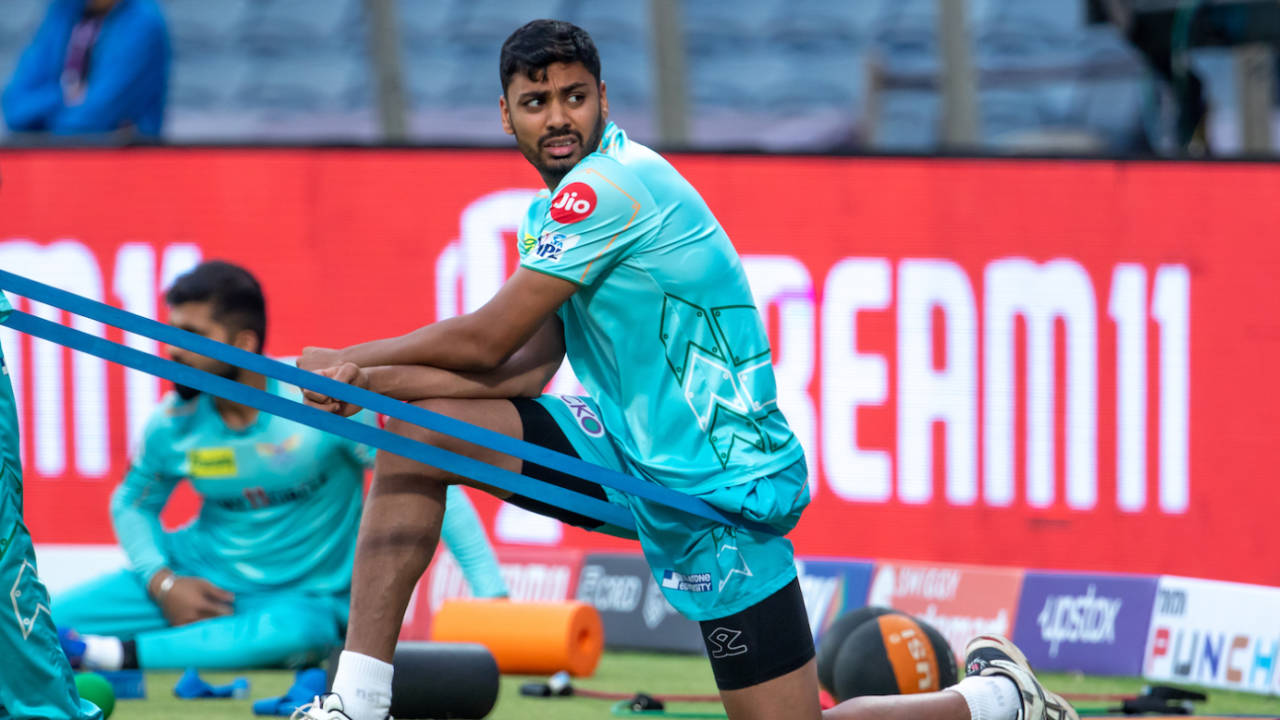 Avesh Khan goes through his warm-up drill, Gujarat Titans vs Lucknow Super Giants, IPL 2022, Pune, May 10, 2022