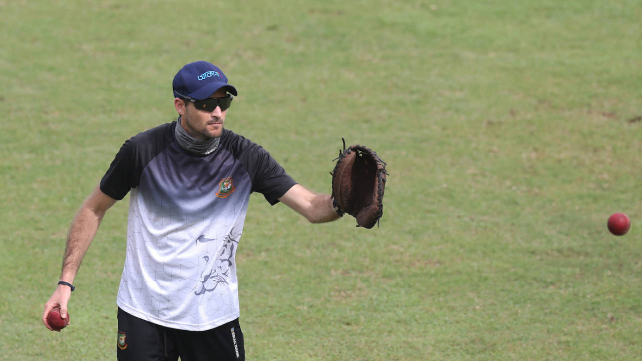 Bangladesh fielding consultant Ryan Cook in action during a practice session, Dhaka, September 22, 2020