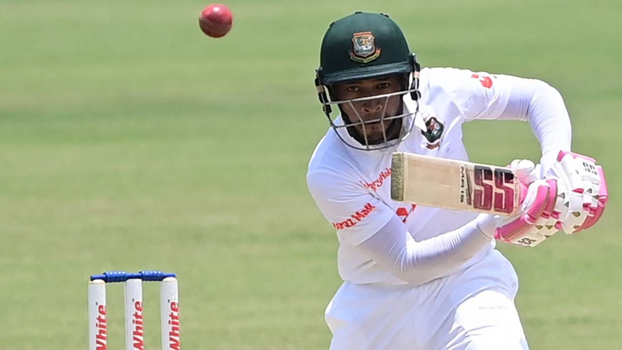 Mushfiqur Rahim plays a defensive shot, Bangladesh vs Sri Lanka, 1st Test, Chattogram, 4th day, May 18, 2022