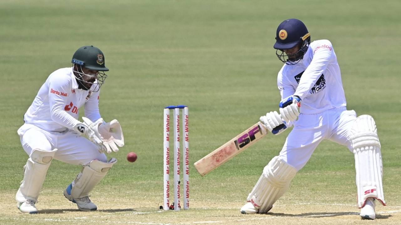 Dhananjaya de Silva plays the cut shot during his knock of 33, Bangladesh vs Sri Lanka, 1st Test, Chattogram, 5th day, May 19, 2022
