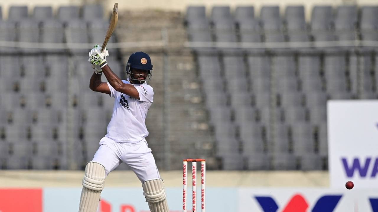 Dimuth Karunaratne raised his half-century in the last session, Bangladesh vs Sri Lanka, 2nd Test, Mirpur, Day 2, May 24, 2022