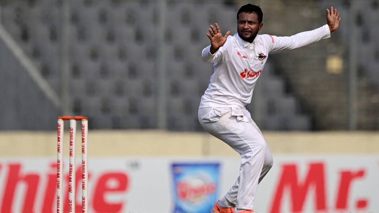 Shakib Al Hasan picked up his 19th five-wicket haul in Test cricket&nbsp;&nbsp;&bull;&nbsp;&nbsp;AFP/Getty Images