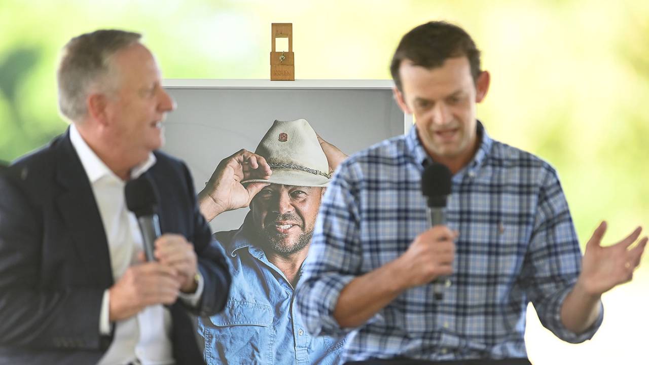 Ian Healy and Adam Gilchrist discuss Andrew Symonds
