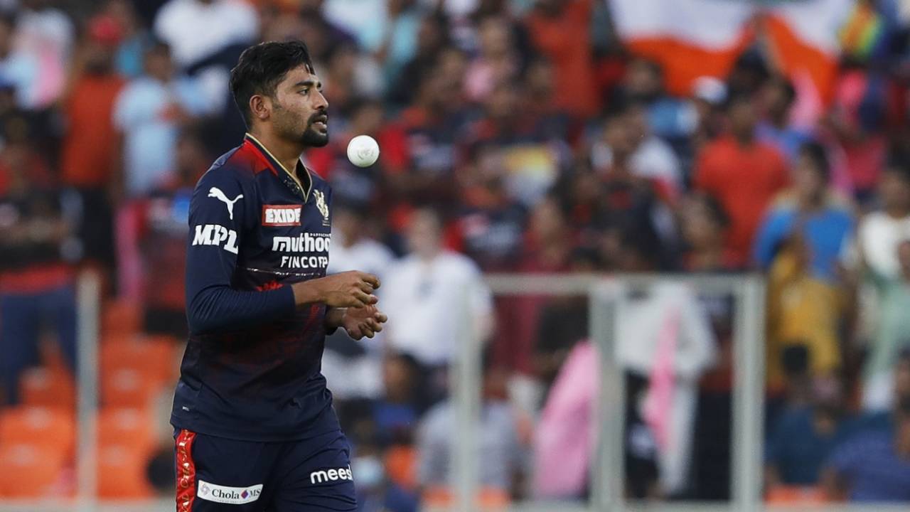 Mohammed Siraj had another off day as he went for 31 runs off his two overs, Rajasthan Royals vs Royal Challengers Bangalore, IPL 2022 Qualifier 2, Ahmedabad, May 27, 2022