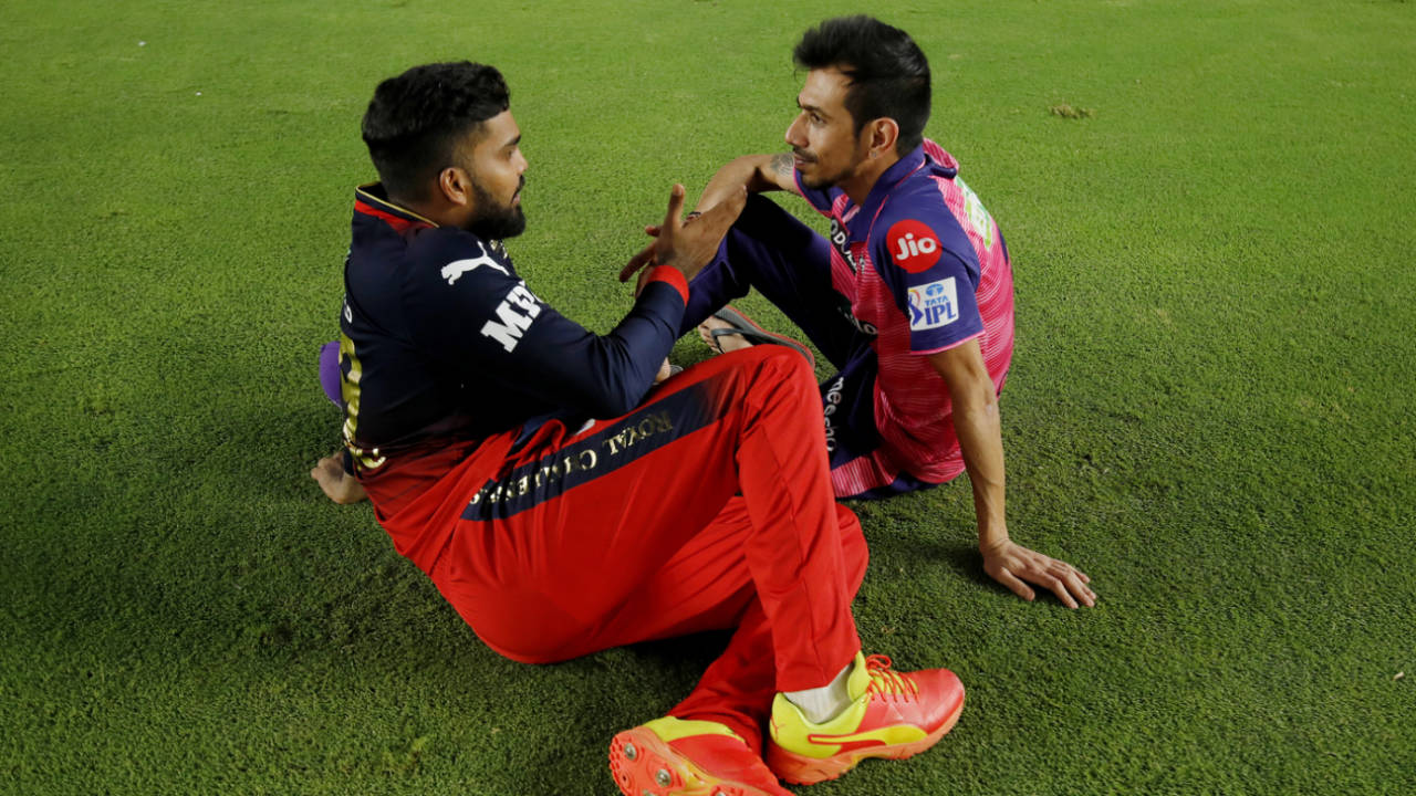 Legspinners unite: Wanindu Hasaranga and Yuzvendra Chahal have a chat after Qualifier 2, Rajasthan Royals vs Royal Challengers Bangalore, IPL 2022 Qualifier 2, Ahmedabad, May 27, 2022