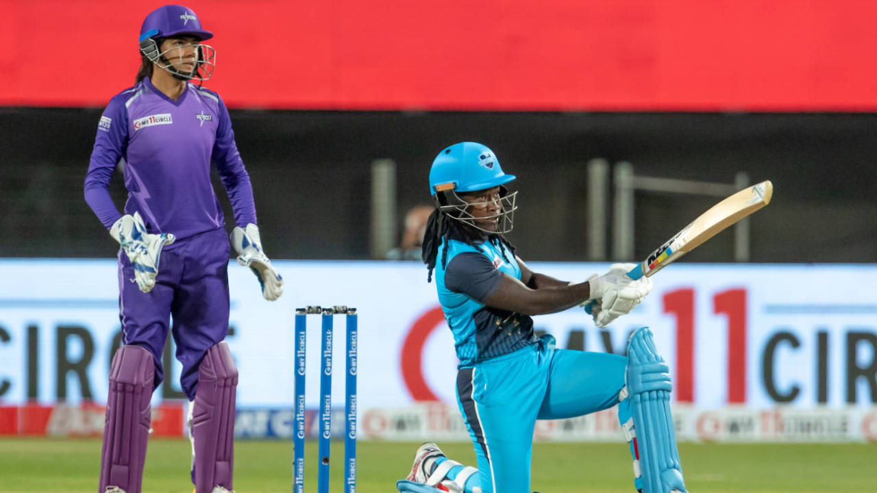 Deandra Dottin launches Supernovas' innings with blistering hits, Supernovas vs Velocity, Women's T20 Challenge 2022 Final, Pune, May 28, 2022
