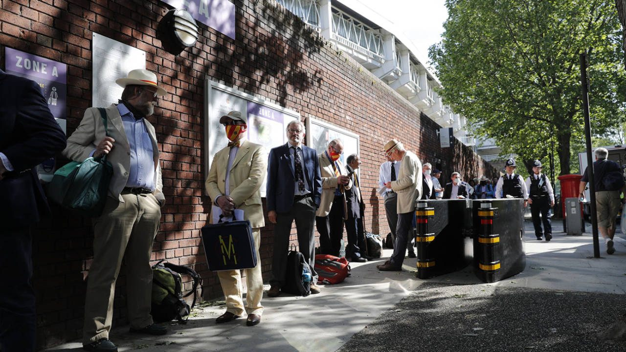 MCC members queue outside Lord's&nbsp;&nbsp;&bull;&nbsp;&nbsp;AFP/Getty Images